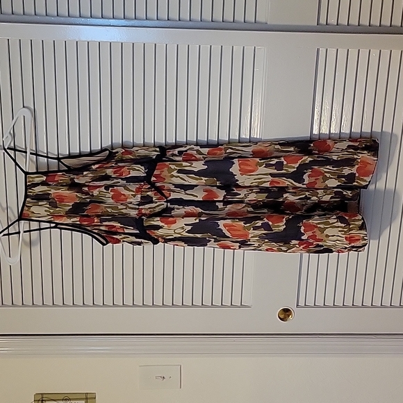 Dress - Picture 4 of 4